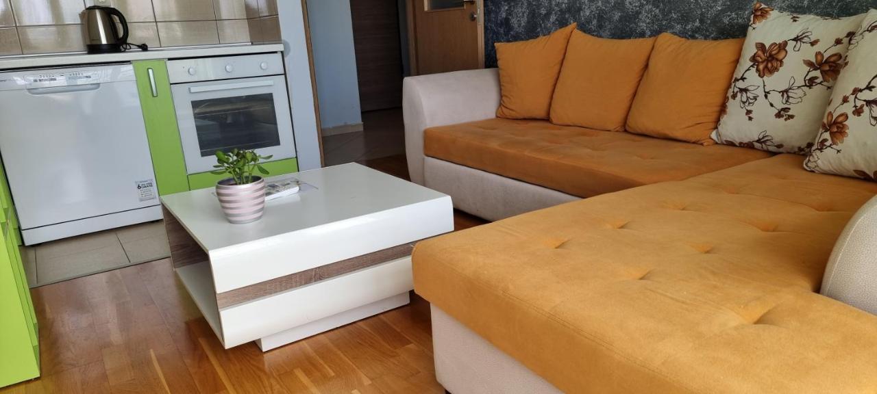 Naki Apartmani พอดโกริกา ภายนอก รูปภาพ