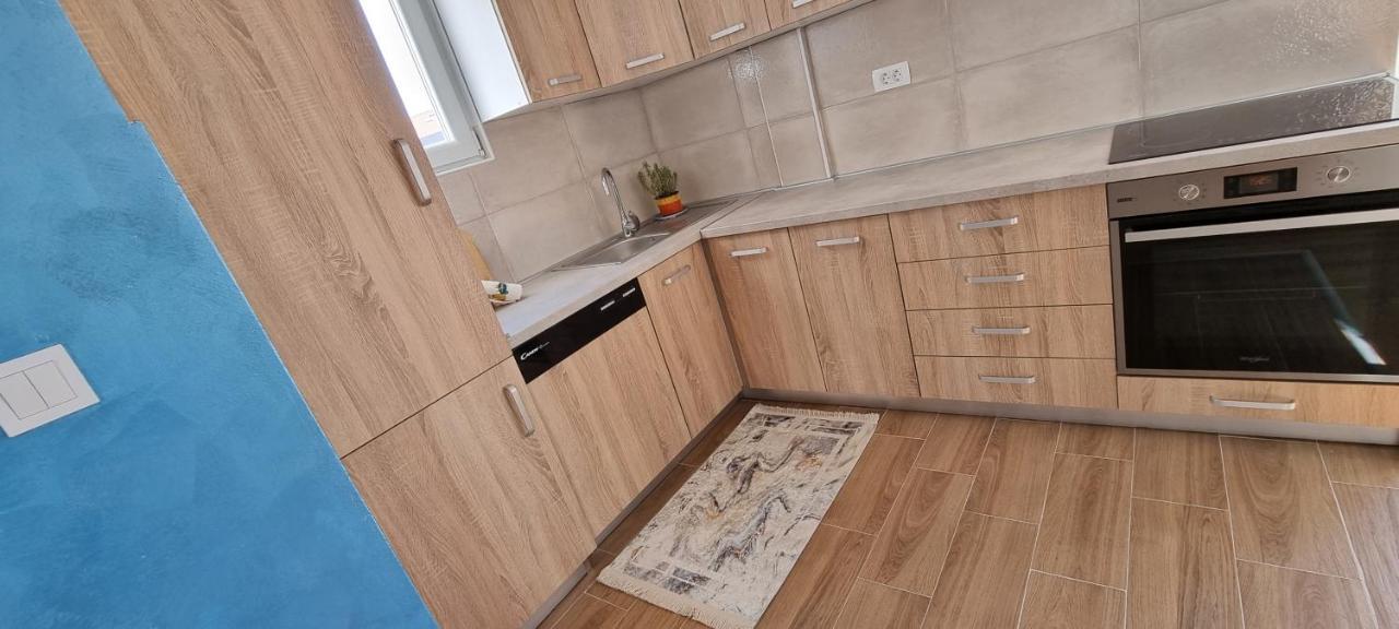 Naki Apartmani พอดโกริกา ภายนอก รูปภาพ