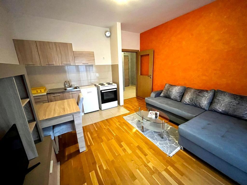 Naki Apartmani พอดโกริกา ภายนอก รูปภาพ