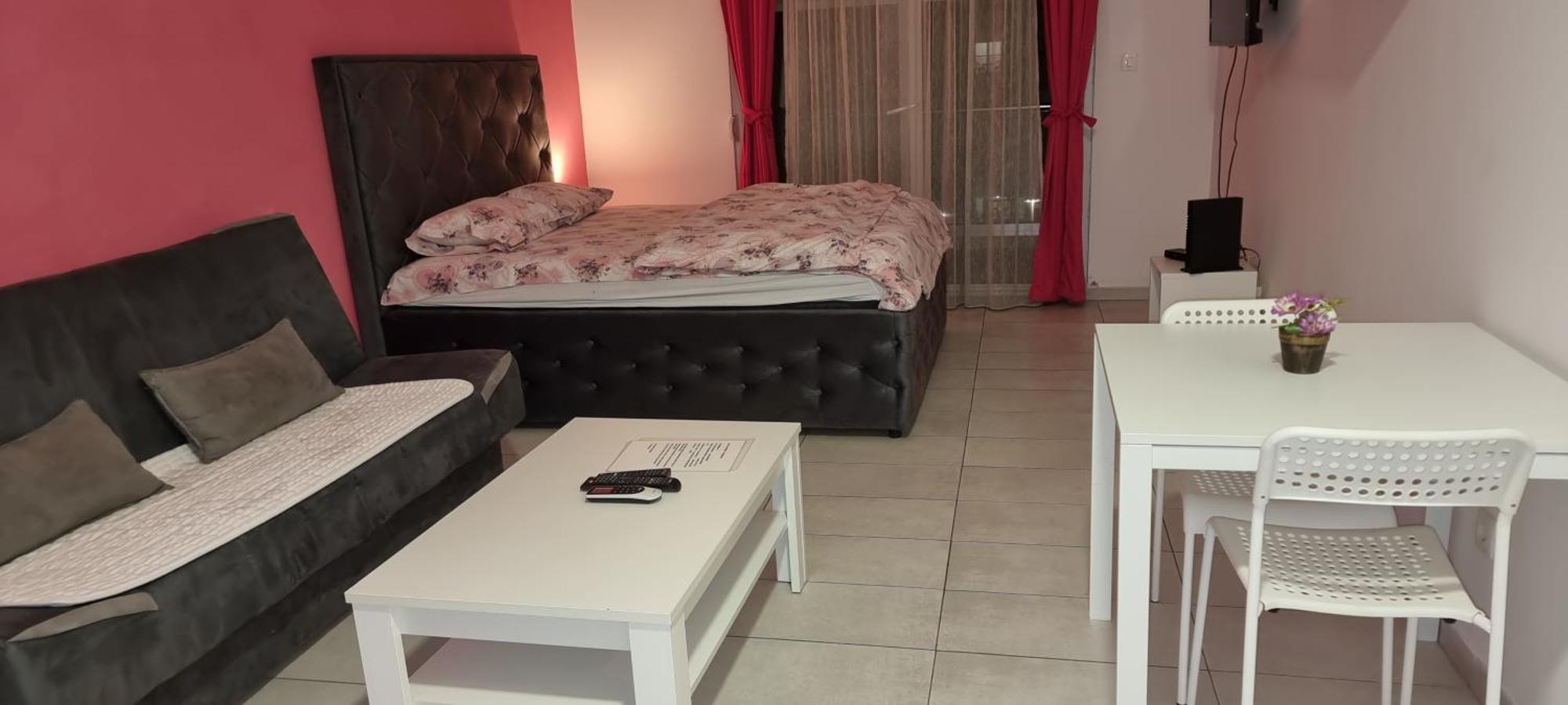 Naki Apartmani พอดโกริกา ห้อง รูปภาพ